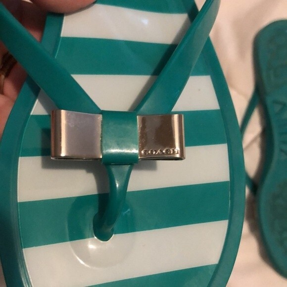 Coach Landon jelly stripped thong flip flops with bow with size 7 - Picture 5 of 7
